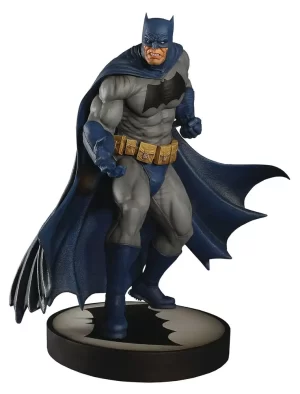 DC Batman - Dark Knight 12.5-inch Maquette