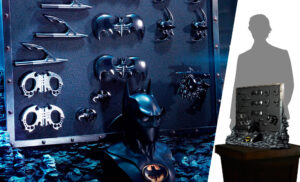 Batman Gadget Wall DC Comics 1:3 Scale Statue