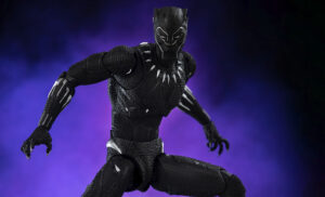 DLX Black Panther Marvel Collectible Figure